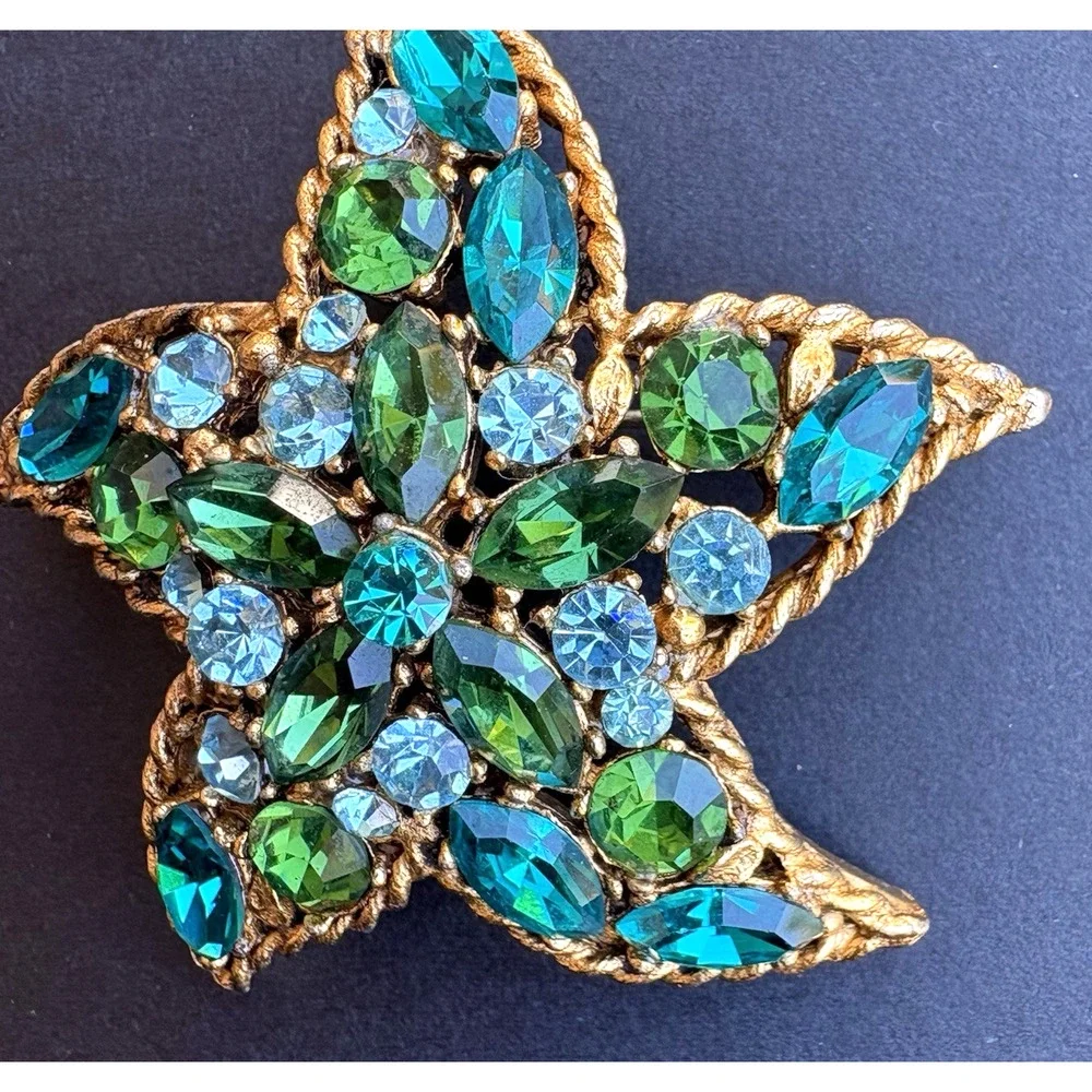 Vintage Regency Starfish Pin Brooch Gold Tone Green Blue Rhinestones 2